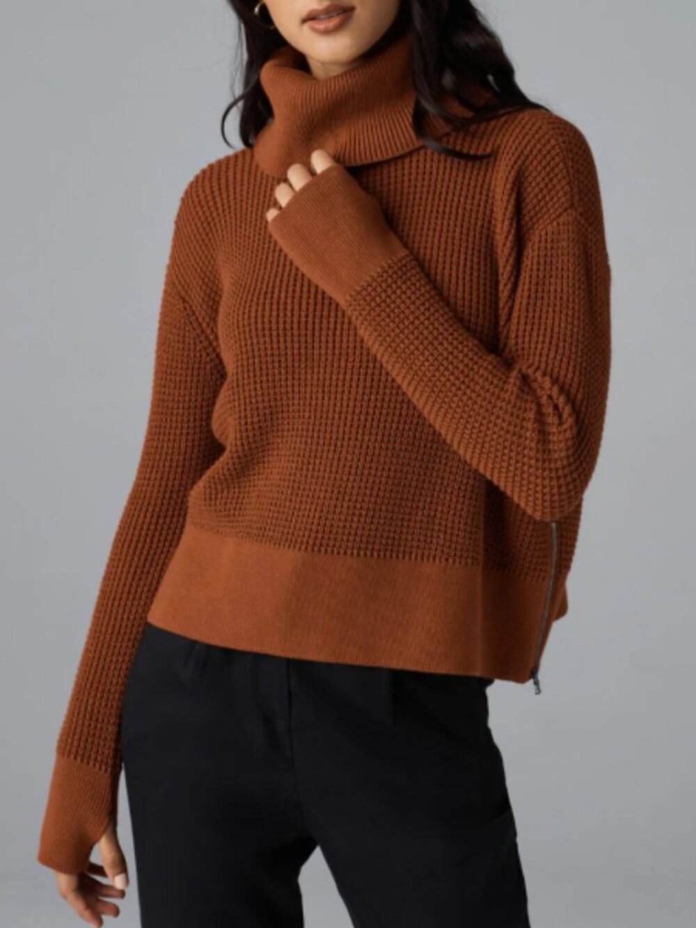 VETTA Oversized Turtleneck Convertible Cropped Sweater in Terracotta, size Med.